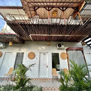  Gasthuis Nikiniko House By Lolavillas - 100mts To The Indonesië