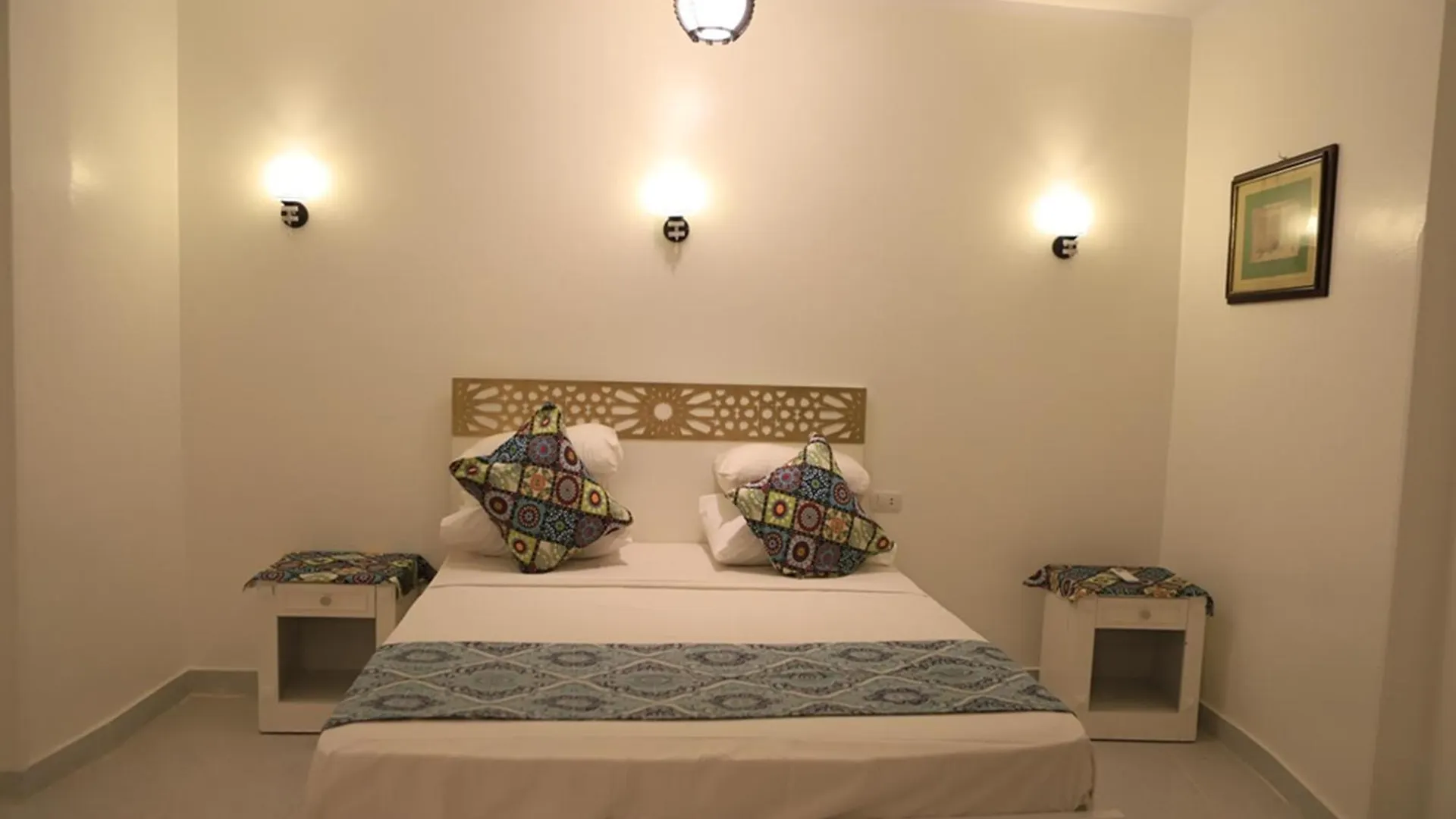 Amon Hotel Luxor 2*,