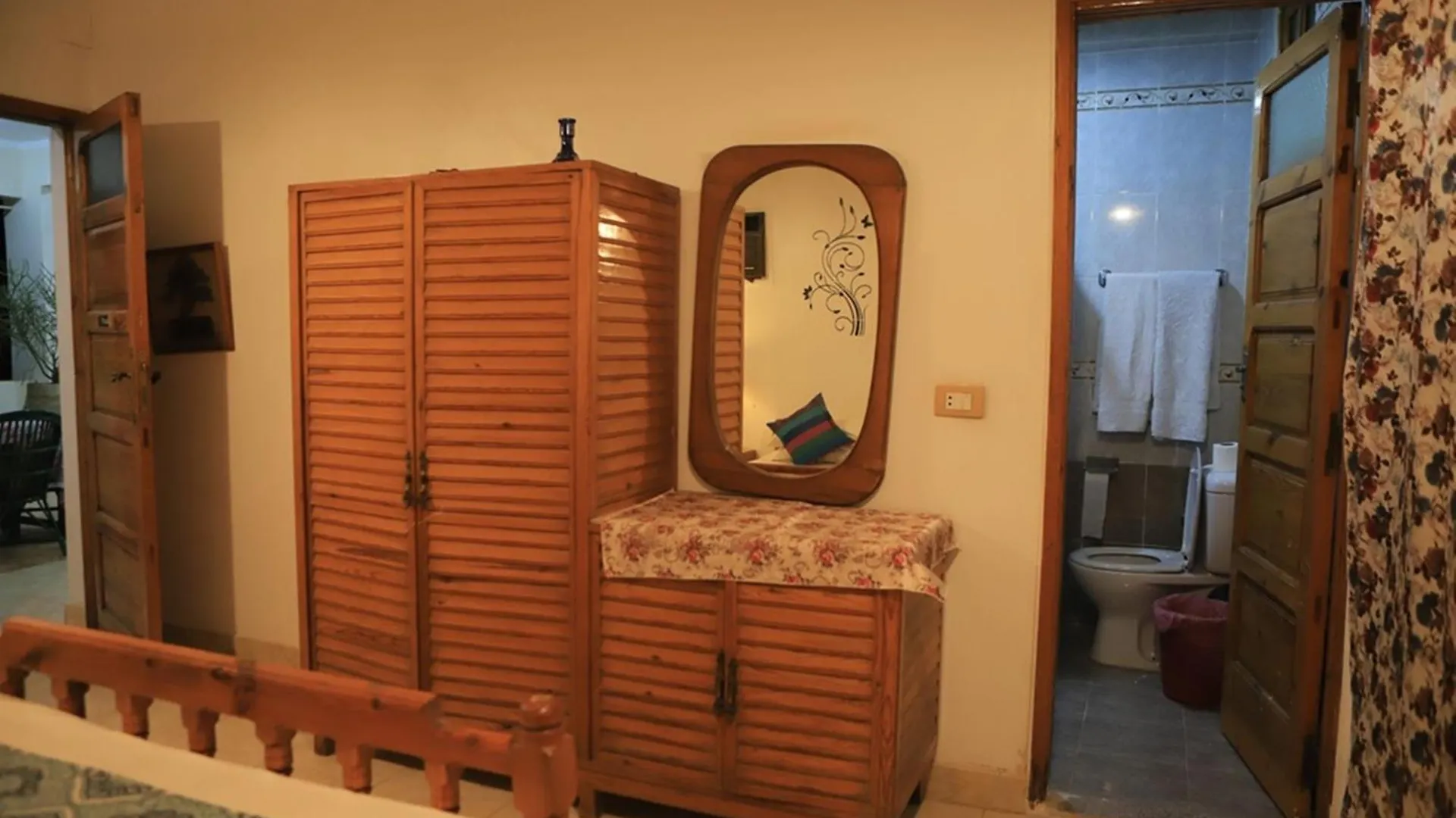 Amon Hotel Luxor 2*,